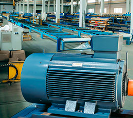 Empresa industrial con baterías de condensadores para ahorrar energía de los motores.