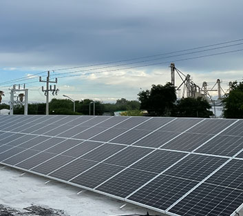 Industrias de Monterrey utilizando paneles solares.